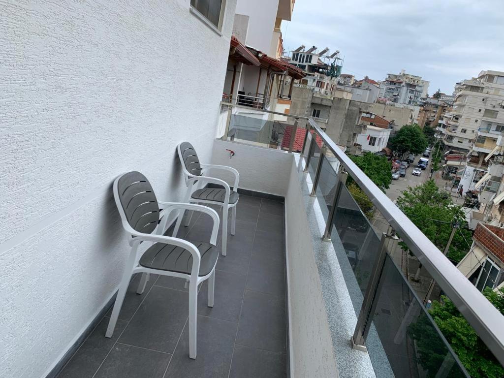 Delfin Apartments Sarandë エクステリア 写真