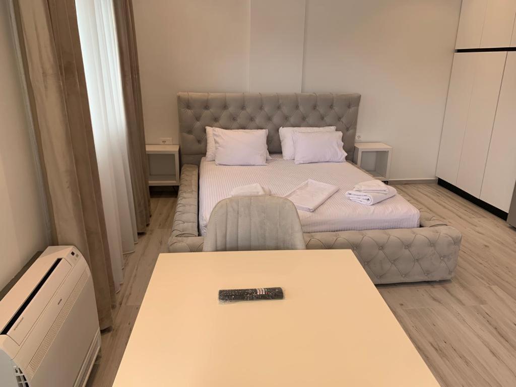 Delfin Apartments Sarandë エクステリア 写真