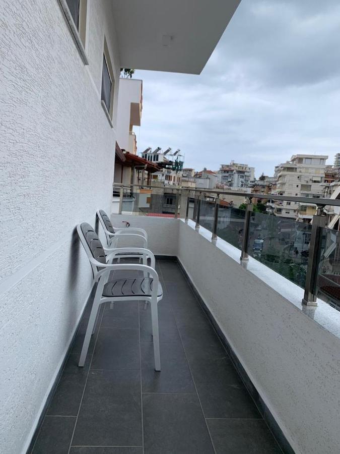 Delfin Apartments Sarandë エクステリア 写真