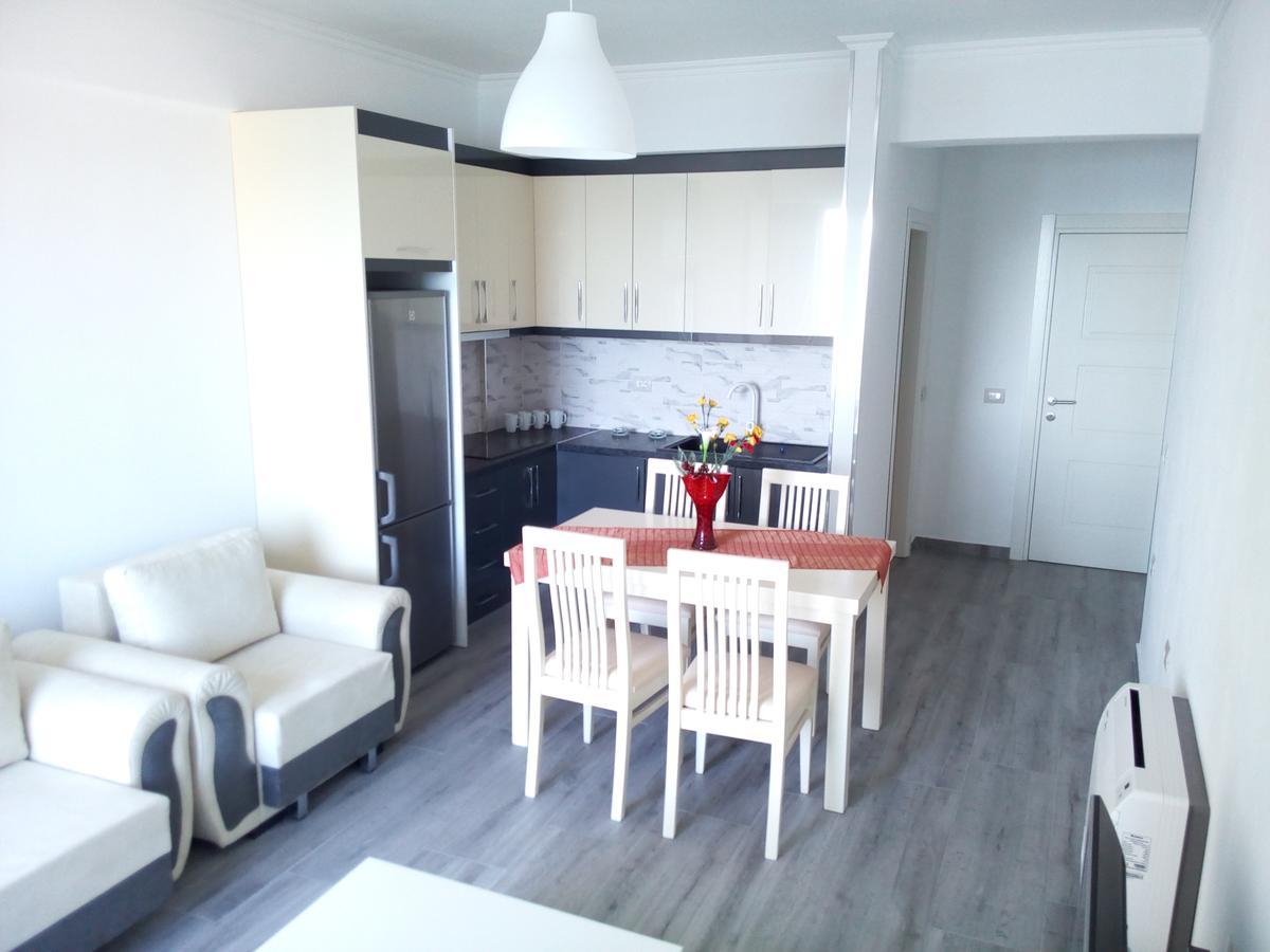 Delfin Apartments Sarandë エクステリア 写真