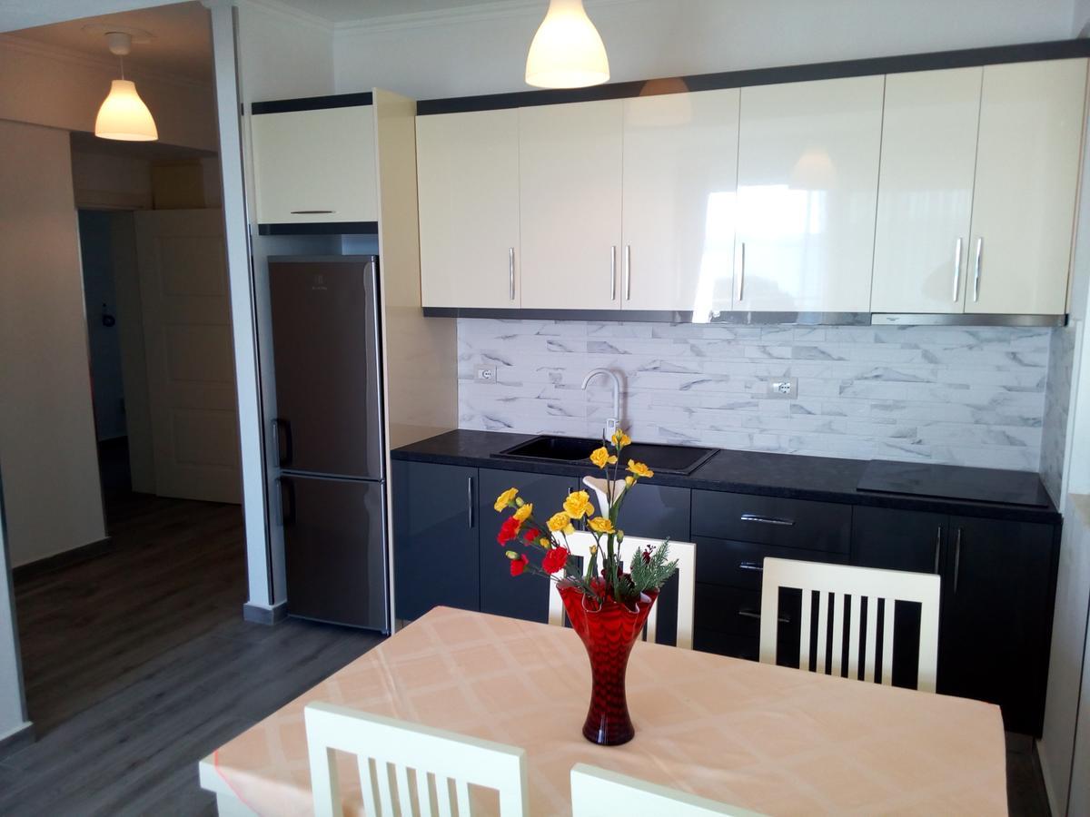 Delfin Apartments Sarandë エクステリア 写真