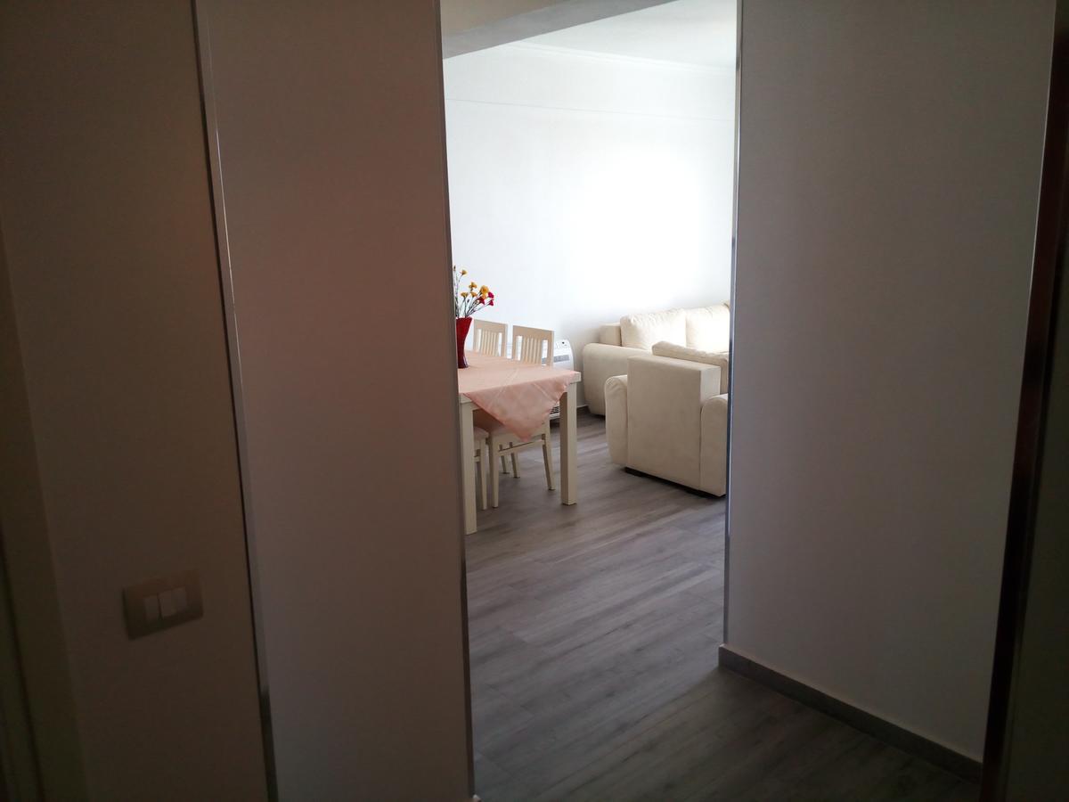 Delfin Apartments Sarandë エクステリア 写真