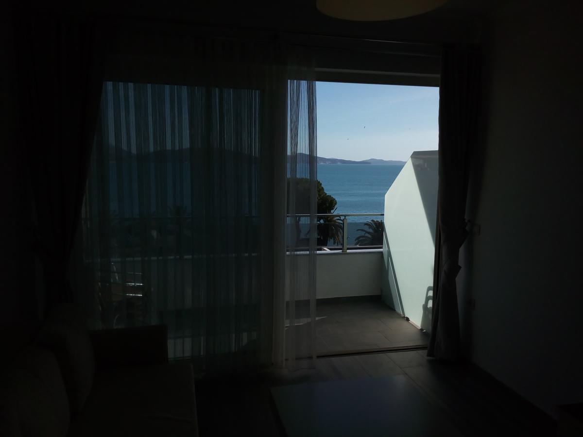 Delfin Apartments Sarandë エクステリア 写真