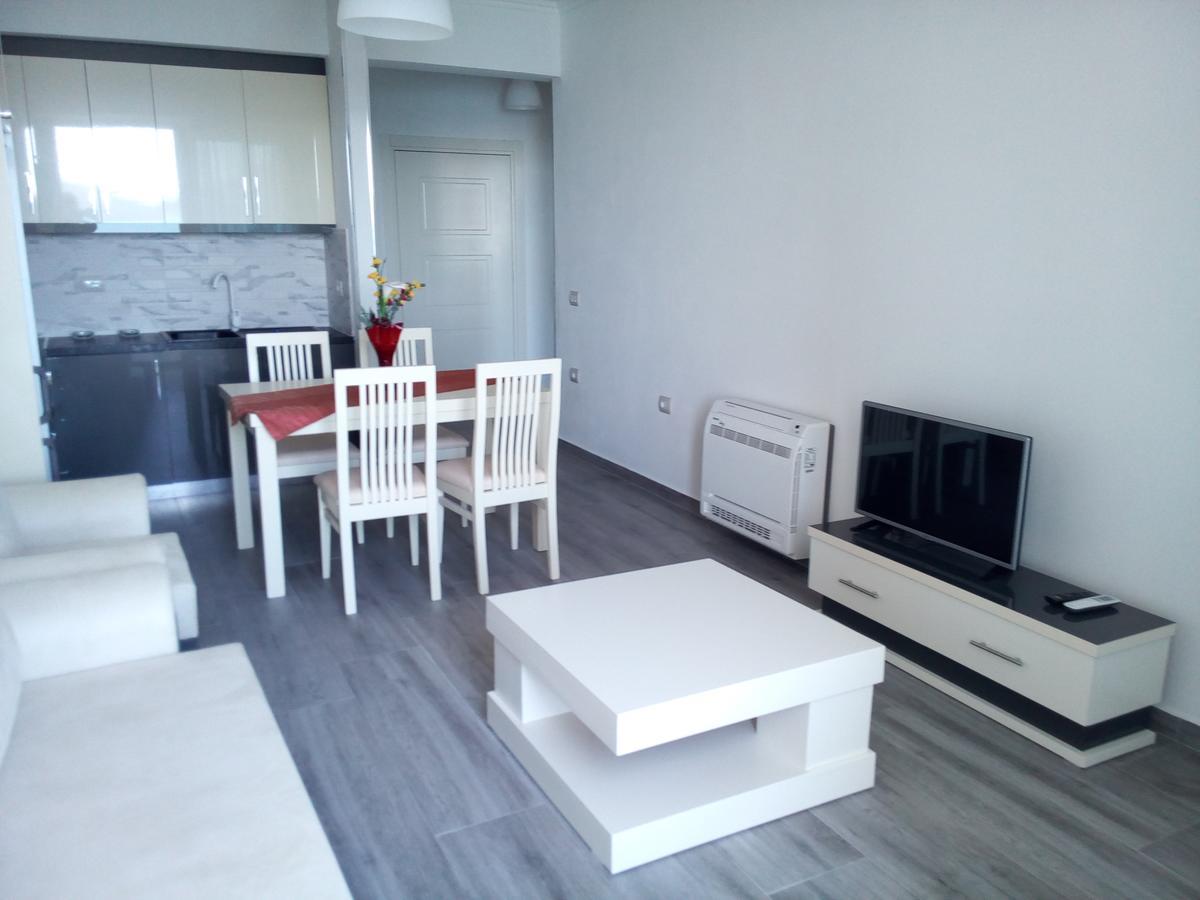 Delfin Apartments Sarandë エクステリア 写真