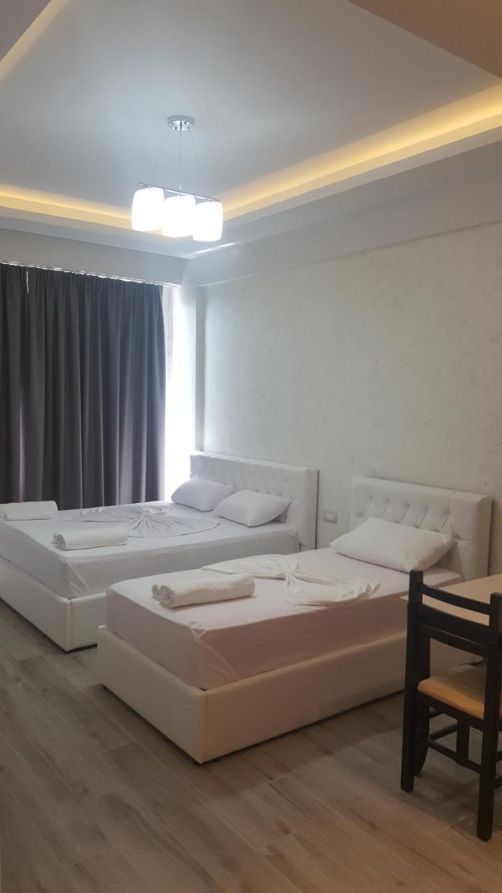 Delfin Apartments Sarandë エクステリア 写真